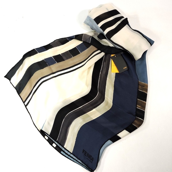 FENDI 🇮🇹 100% SILK WOMEN'S FASHION BLUE SCARF - Picture 4 of 4